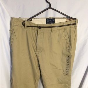 Brand new. tan khaki men’s pants by American Eagle outfitters. size 38x32